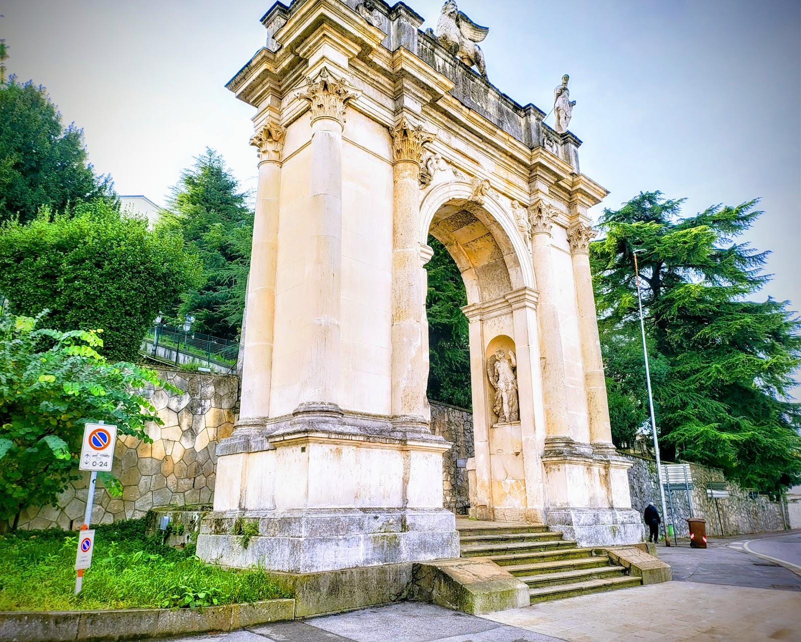 Arco delle Scalette