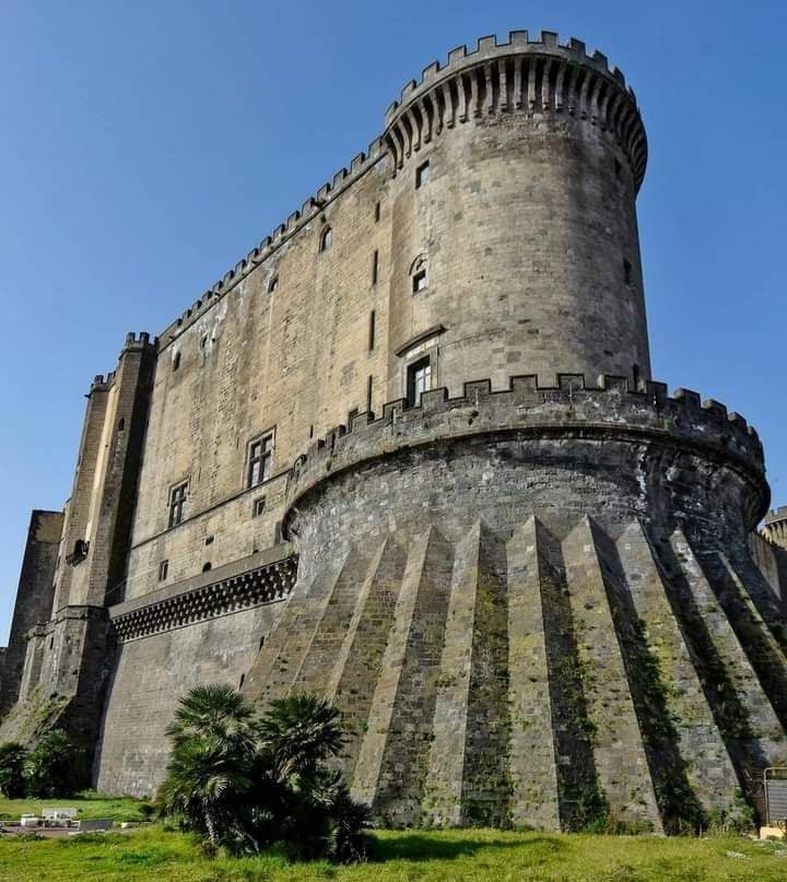 Castel Nuovo (Maschio Angioino)