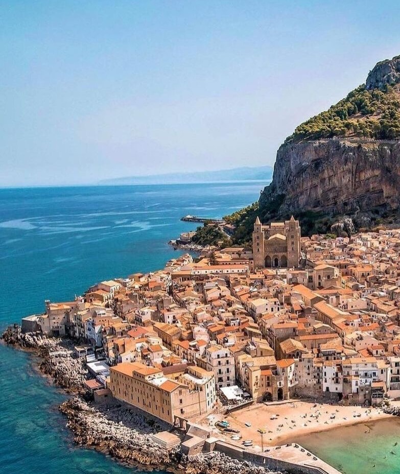 Cefalù Old Town & Beach