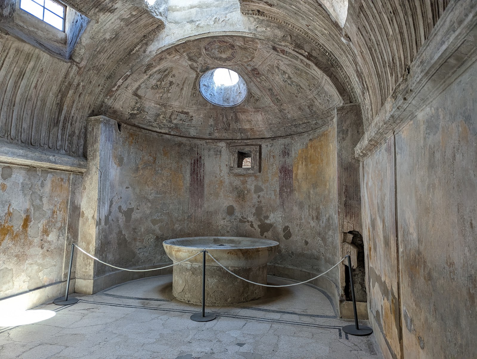 Central Baths (Terme del Foro)