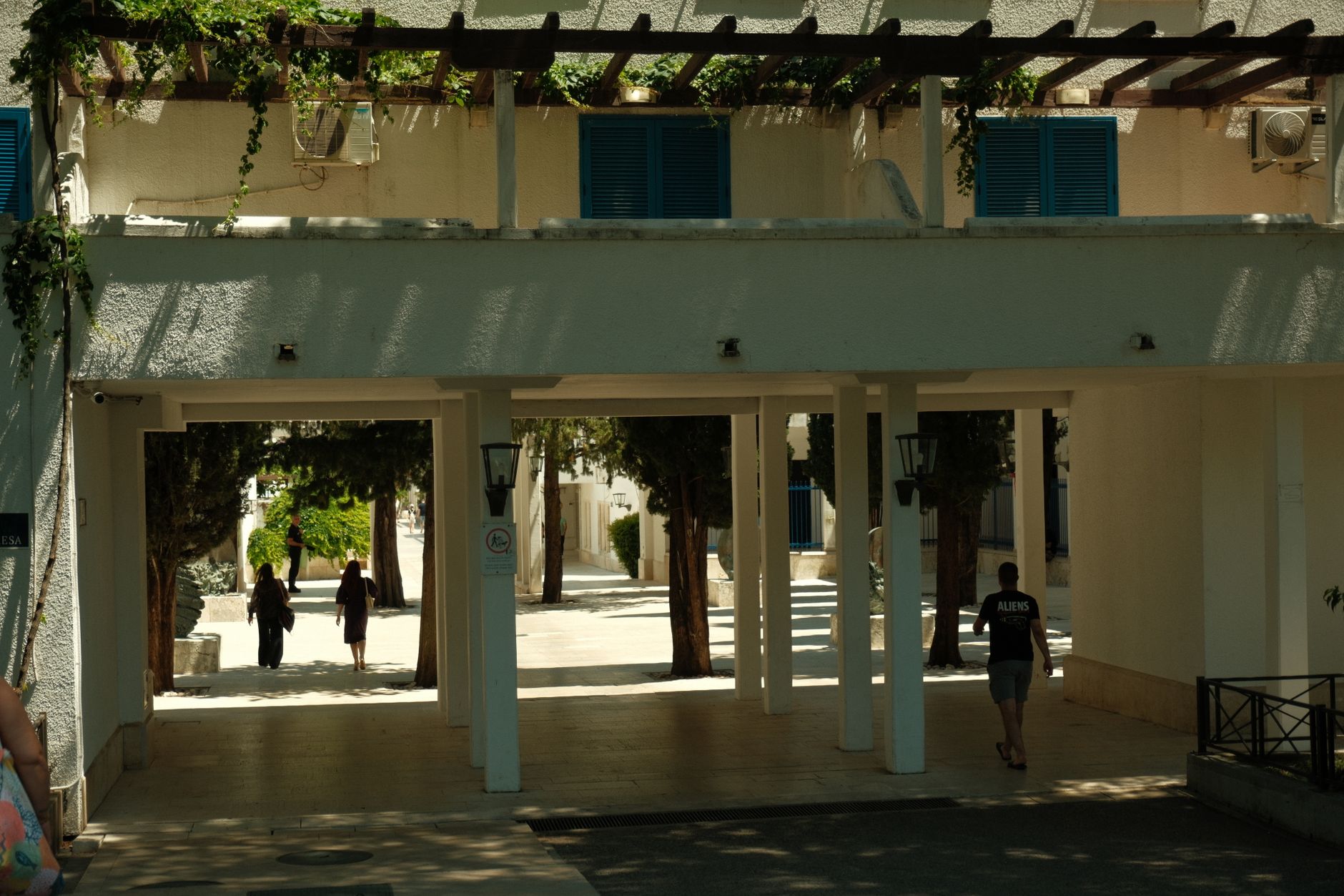 Central Promenade Pathway