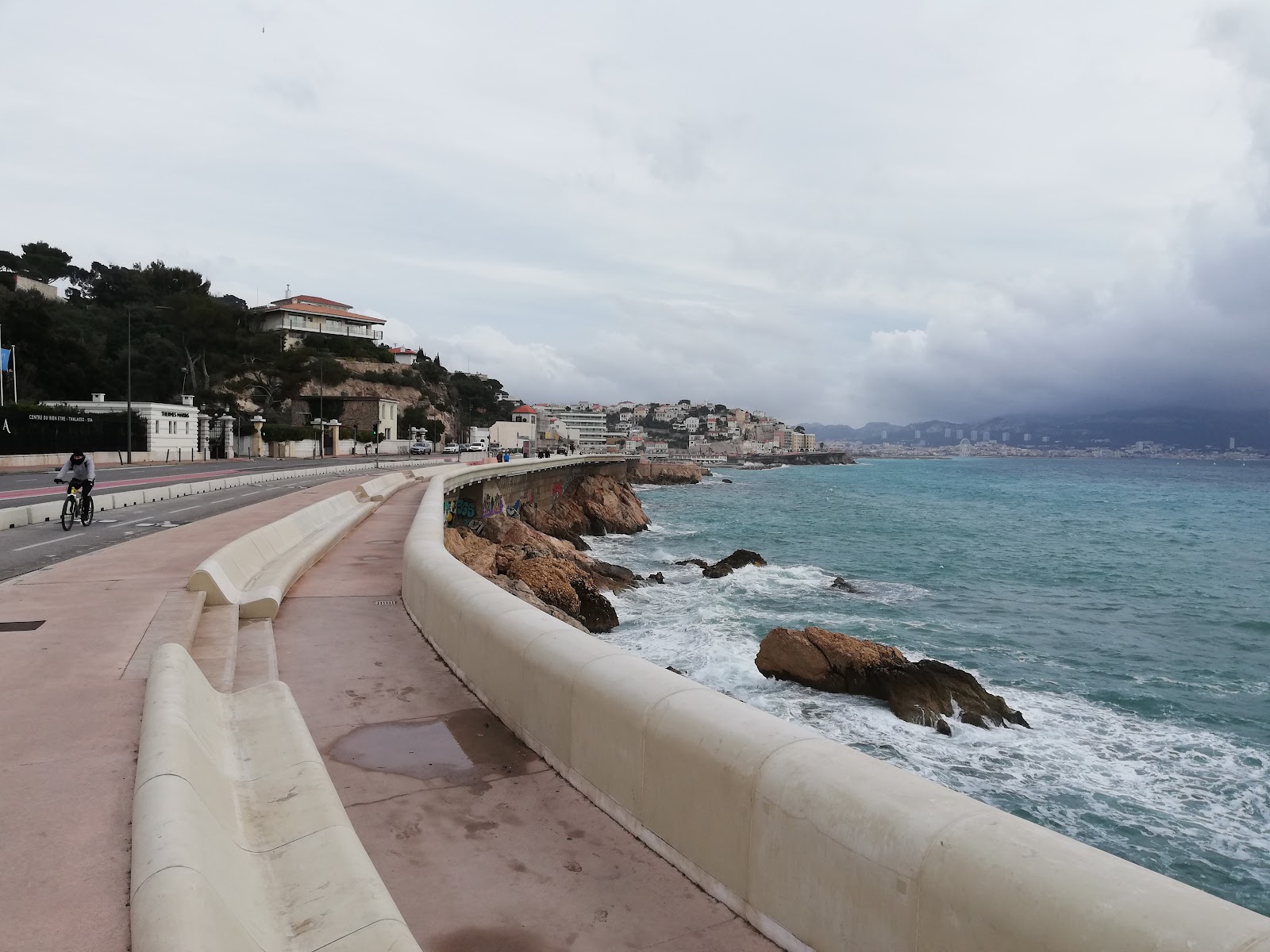 Corniche Kennedy