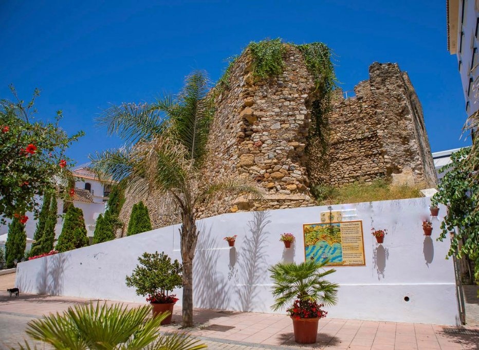 Estepona Castle (Castillo de San Luis)