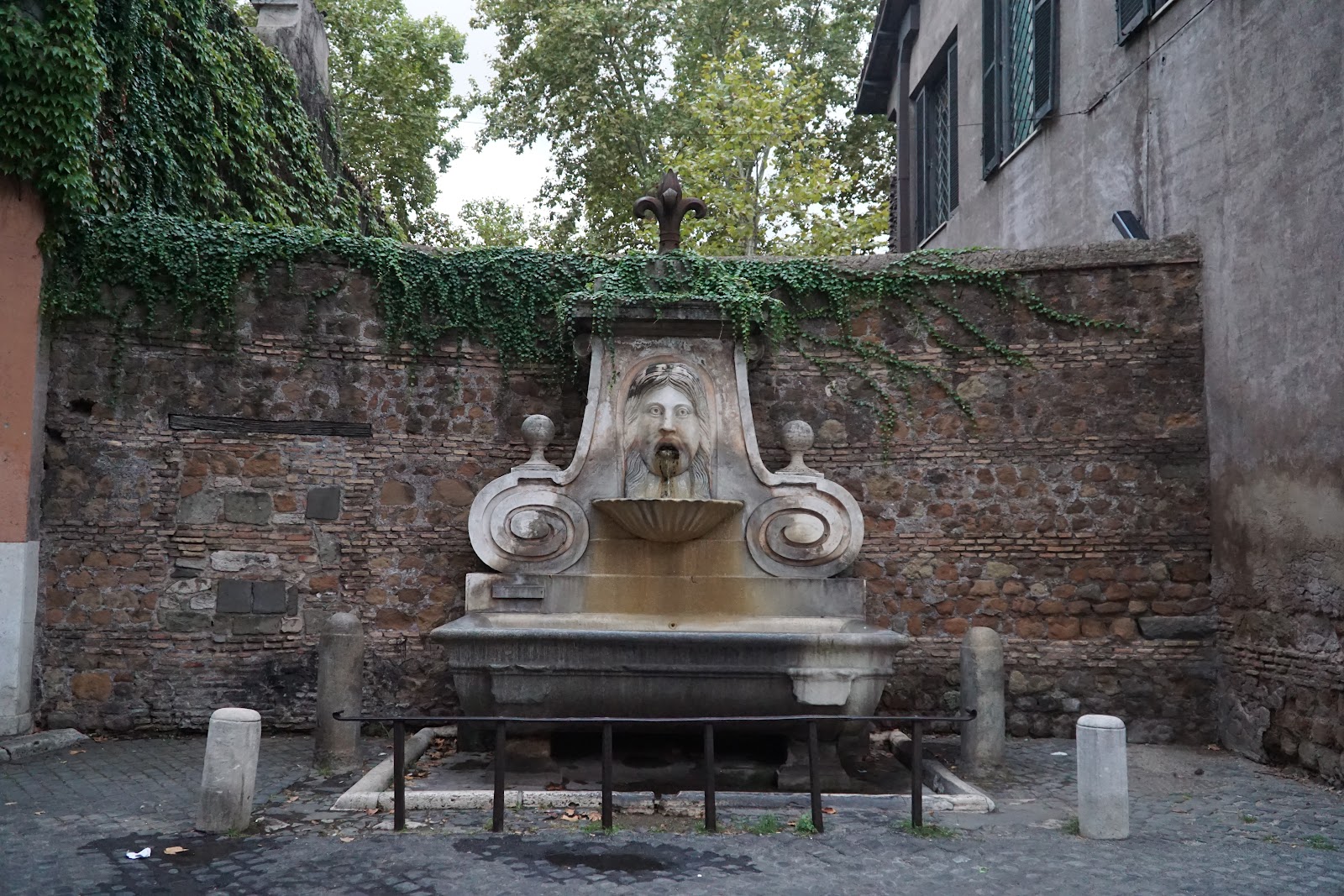 Fontana del Mascherone