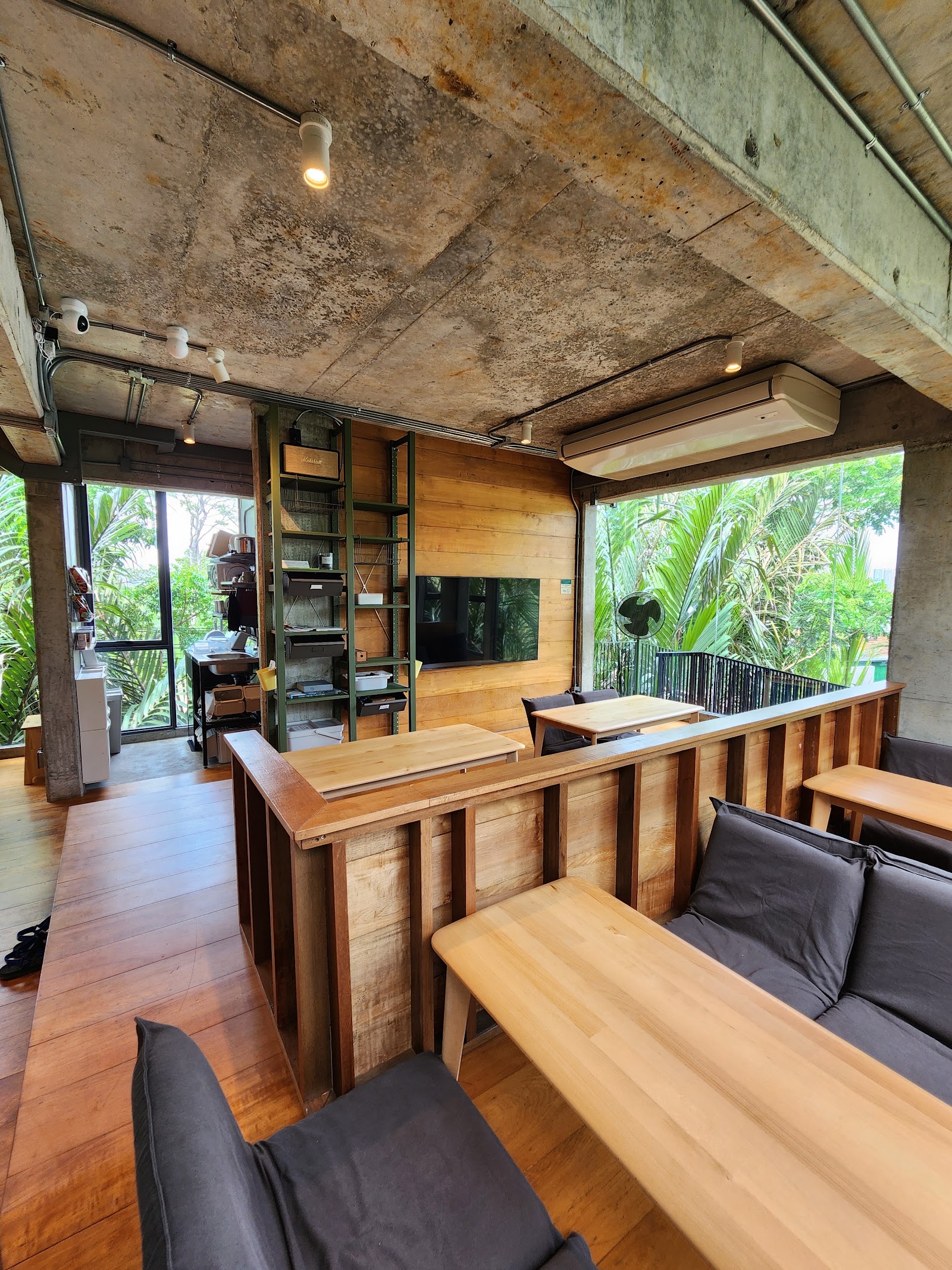 HiddenWoods Café
