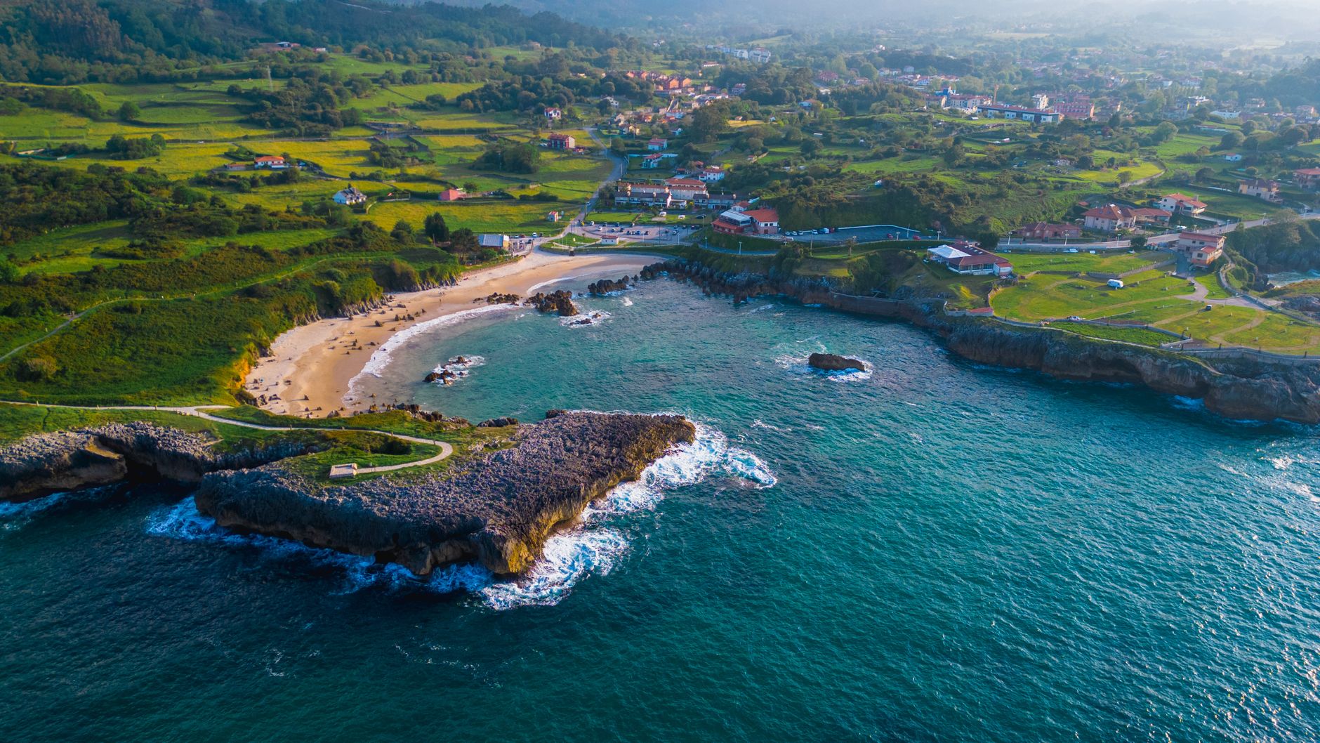 Llanes