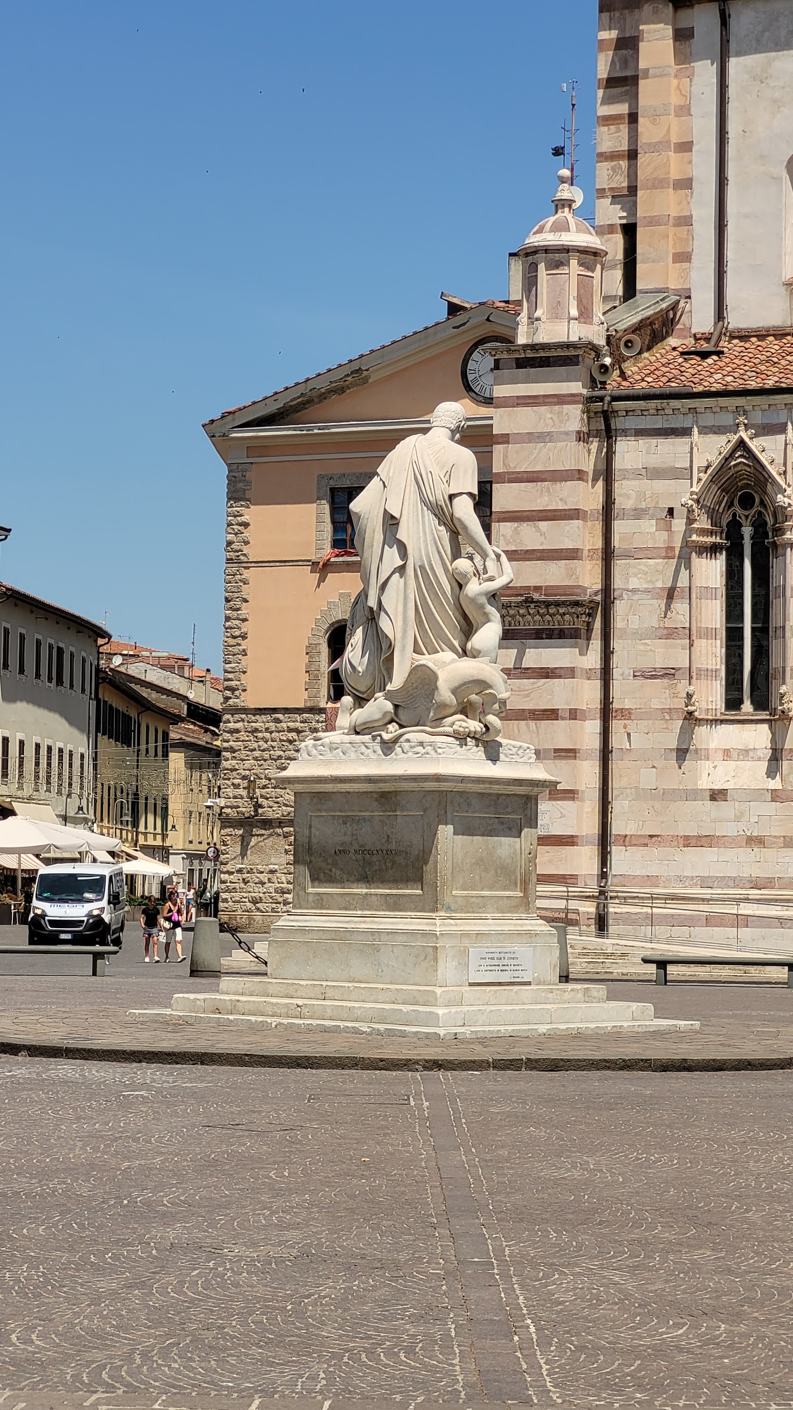 Piazza Dante Alighieri