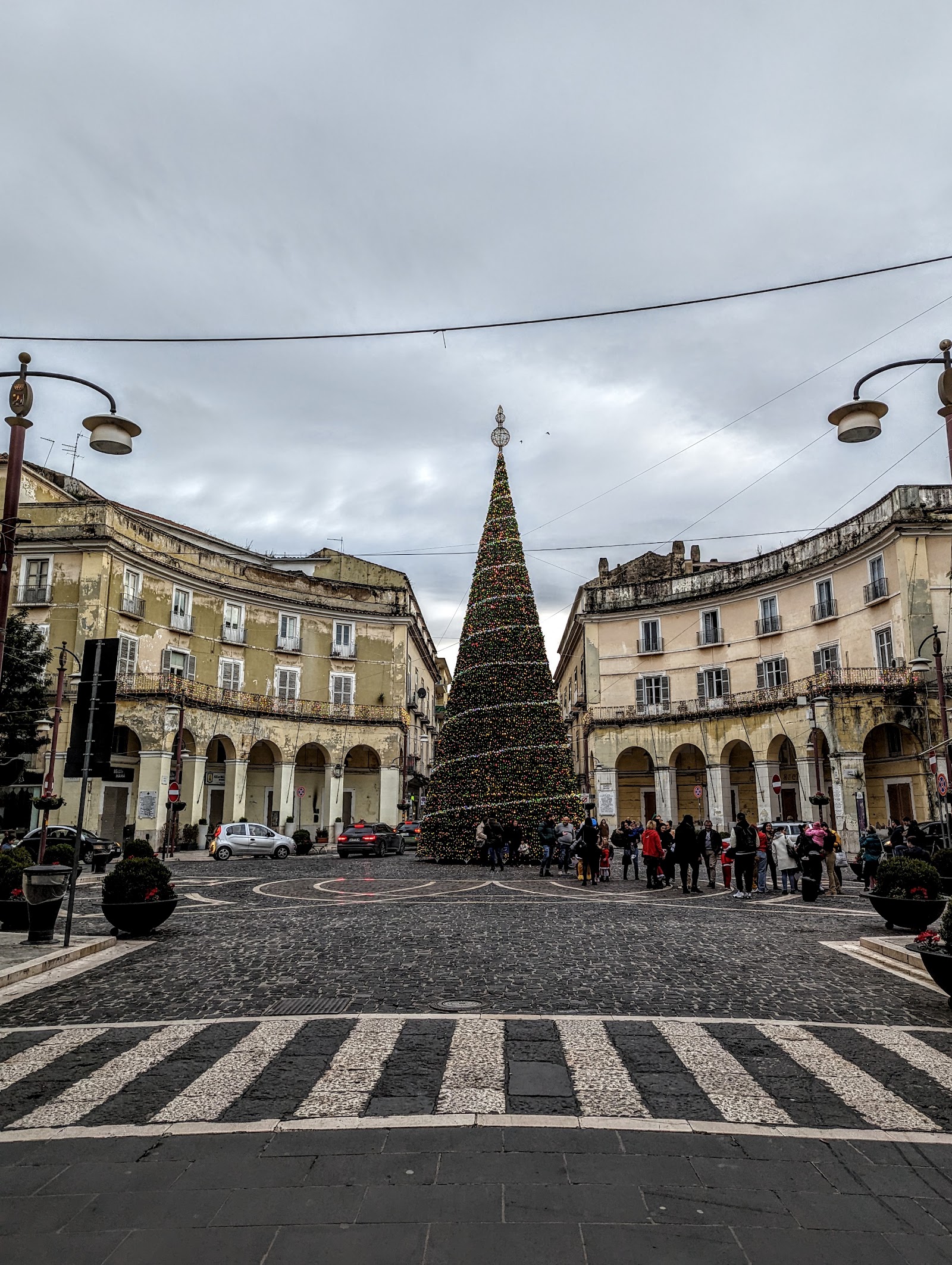 Piazza Dante, Caserta