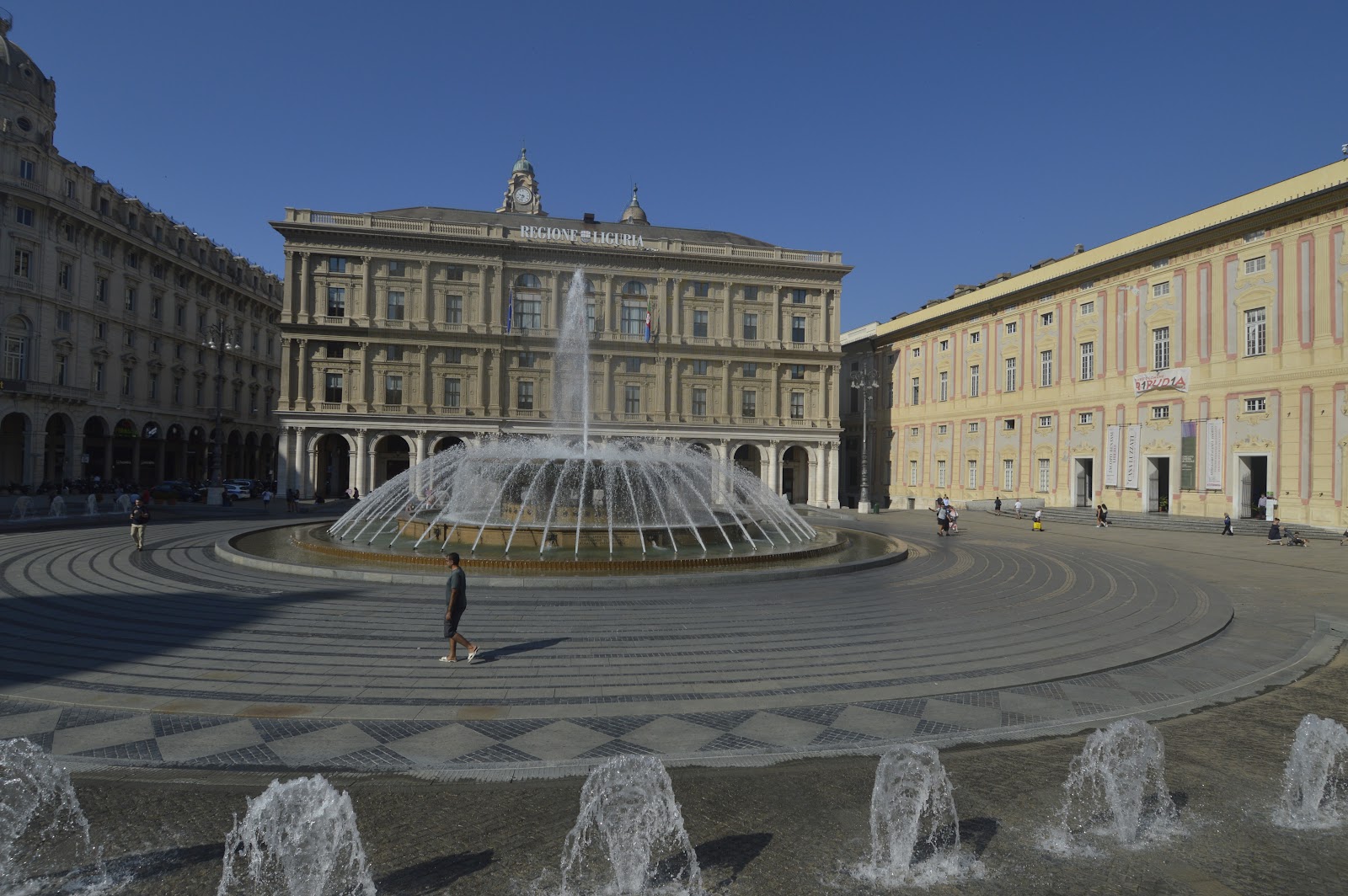 Piazza De Ferrari