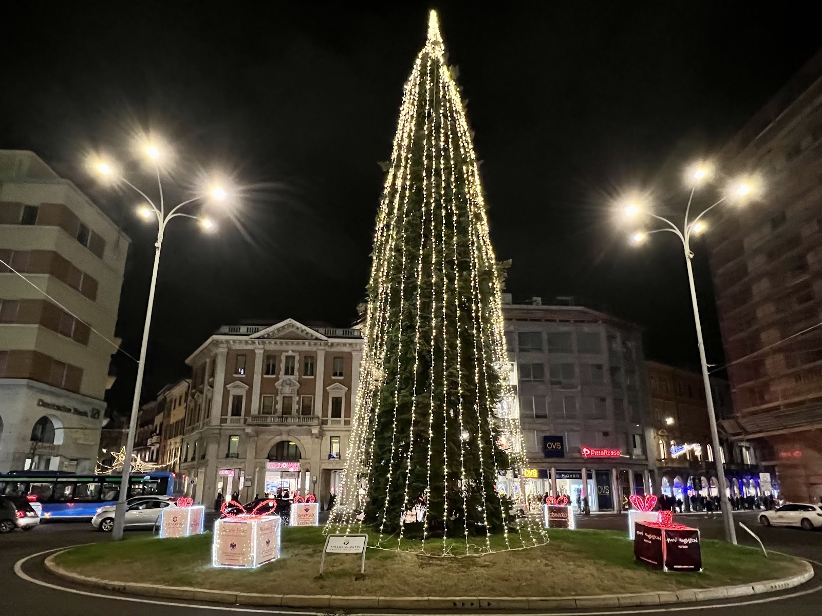 Piazza Monte Grappa